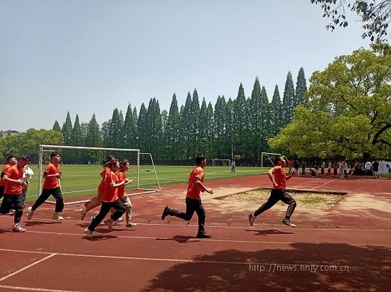 beat365正版唯一官网必一:心向党 奋力跑4.jpg beat365正版唯一官网必一:心向党 奋力跑4.jpg