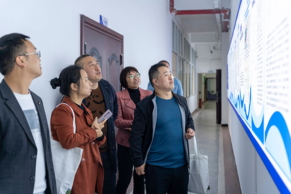 湖北省档案目标管理考评组来校考评档案达标工作